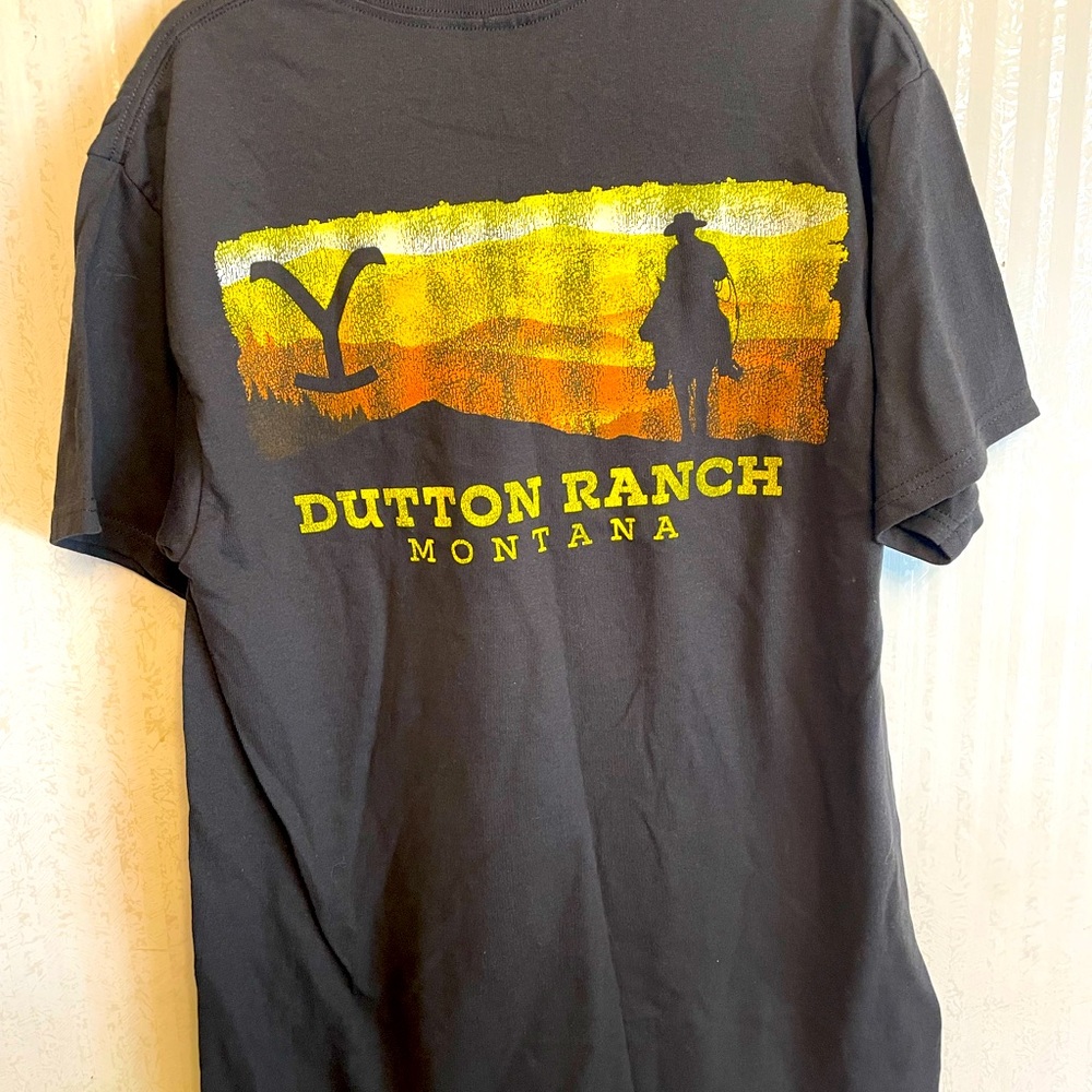 Yellowstone T shirt MEDNew!